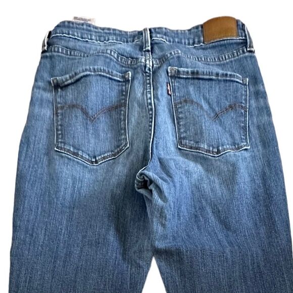 Levi’s ~ Women’s High Rise Skinny Jeans ~ leather patch ~ size 29/32 - Picture 2 of 8
